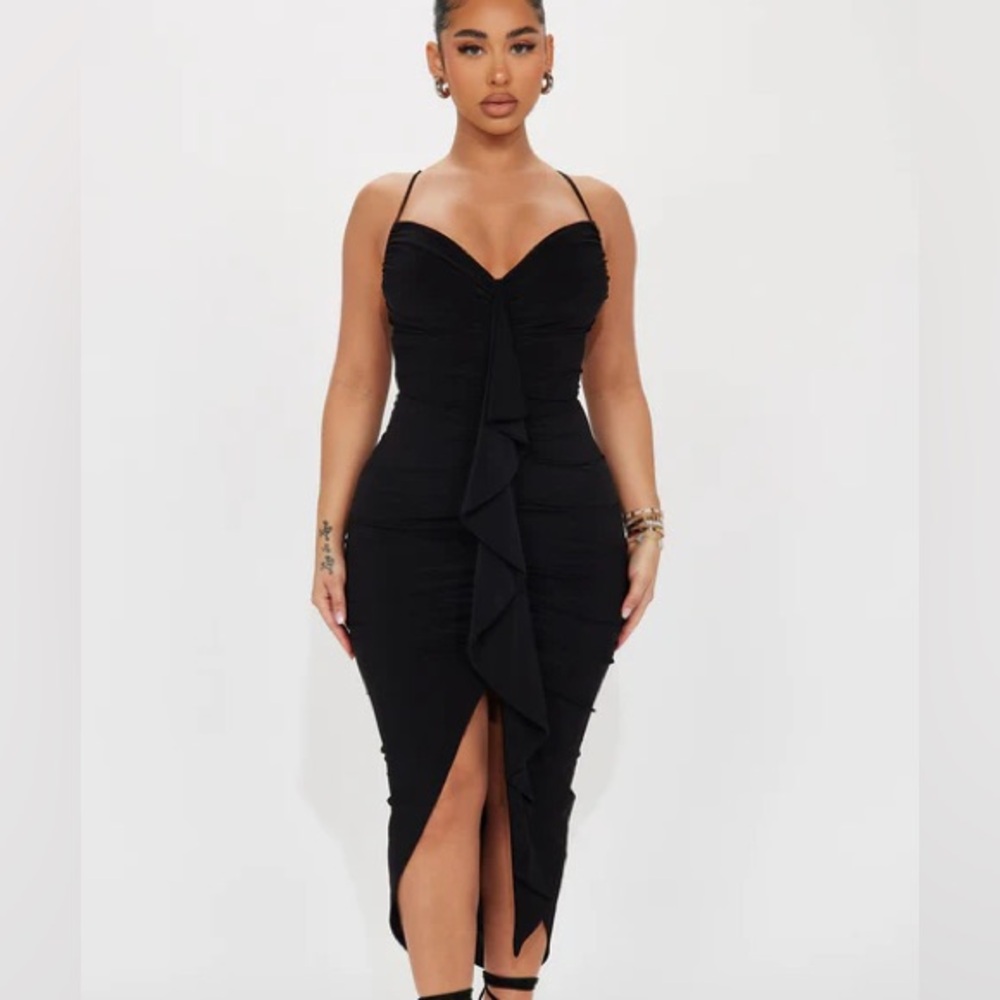 Gloria Midi Dress NEW 🏷️